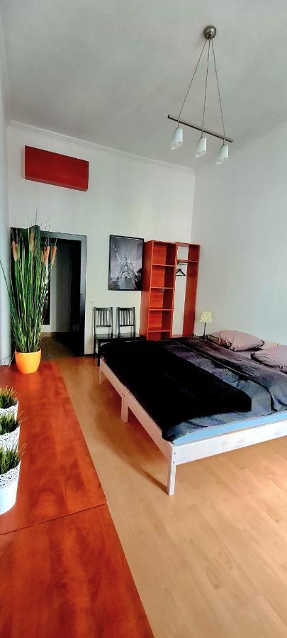 City Center Apartment Sopron Esterno foto