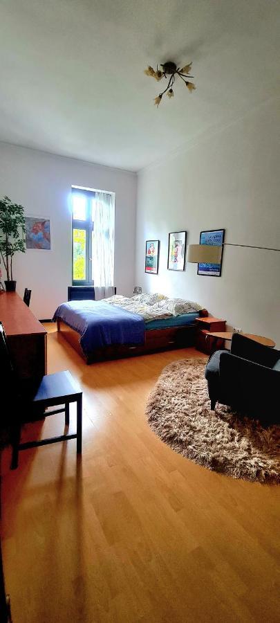 City Center Apartment Sopron Esterno foto